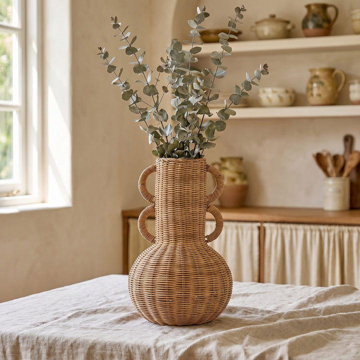 Handcrafted decorative vase with modern design Bowlift