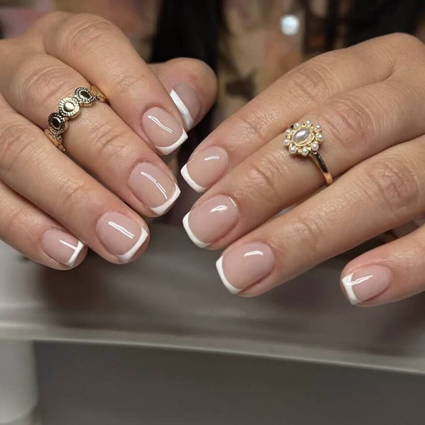French Tip Press-On Nails Bowlift