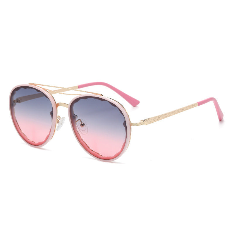 Women's modern styled sunglasses in elegant oversize style Bowlift