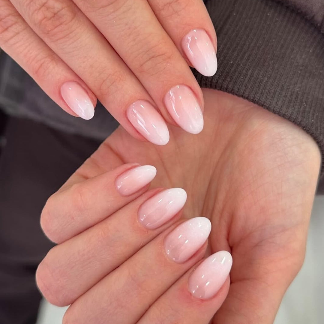 Artificial nail art with playful dots and bows Bowlift
