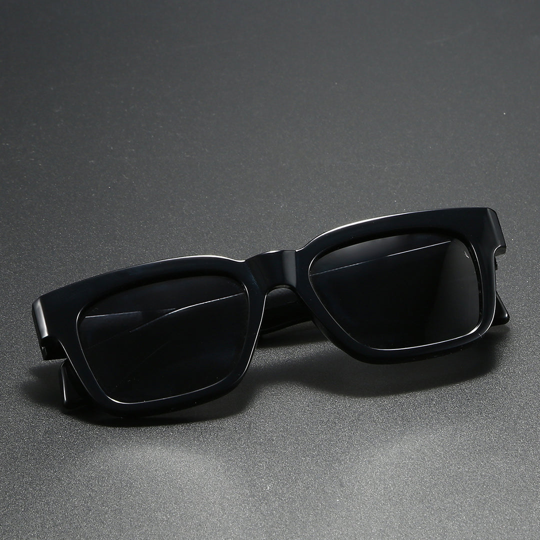 Women's square sunglasses with distinctive tortoiseshell pattern Bowlift
