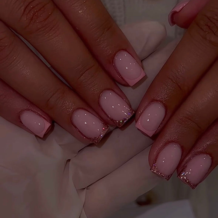 Glamorous artificial nail tips with sparkling accents Bowlift