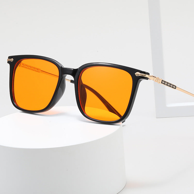 Ladies fashionable sunglasses with elegant frame and contrasting lenses Bowlift