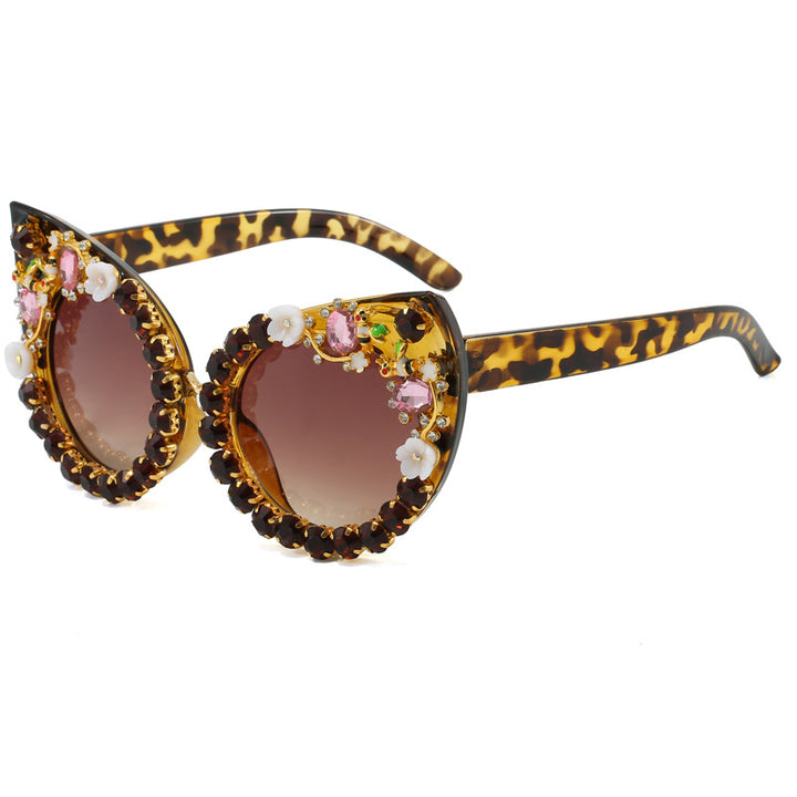 Women's Heart-shaped Sunglasses with Sparkling Accents Bowlift