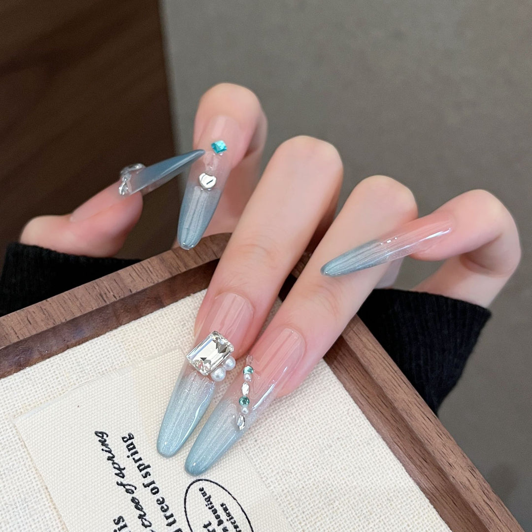 Elegant Rhinestone-Embellished Stiletto Press-On Nail Set Bowlift