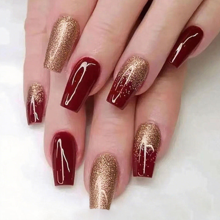 Artificial nails with glamorous glitter design and high gloss finish Bowlift