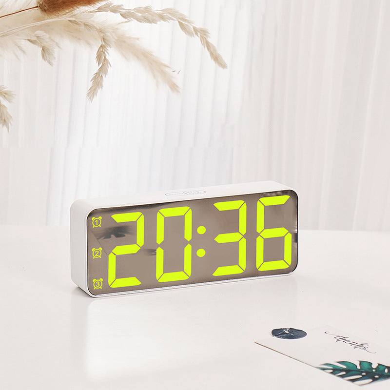 Digital alarm clock with large display Bowlift