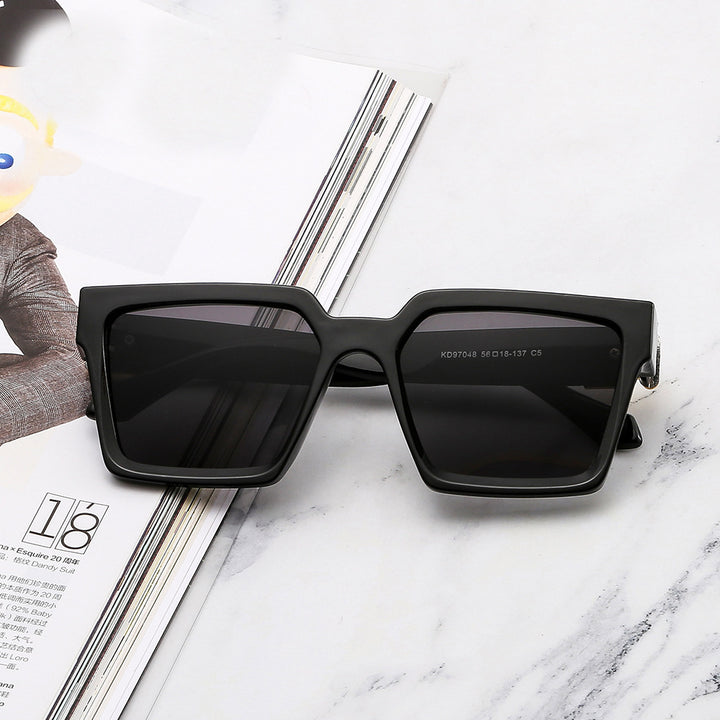 Women stylish square sunglasses with golden accents Bowlift
