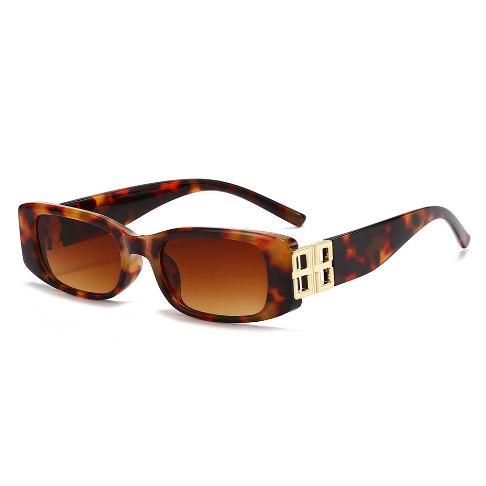 Ladies' fashionable sunglasses with luxurious gold-colored accent Bowlift