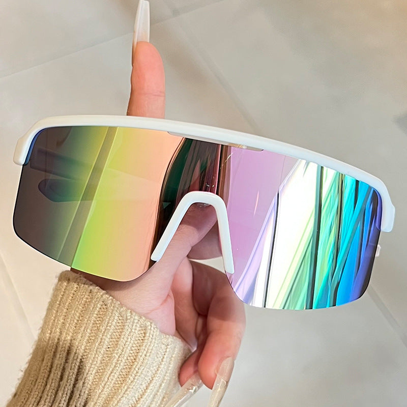 Unisex nan sporty shield sunglasses with continuous visor glass and non-slip nose pads Bowlift