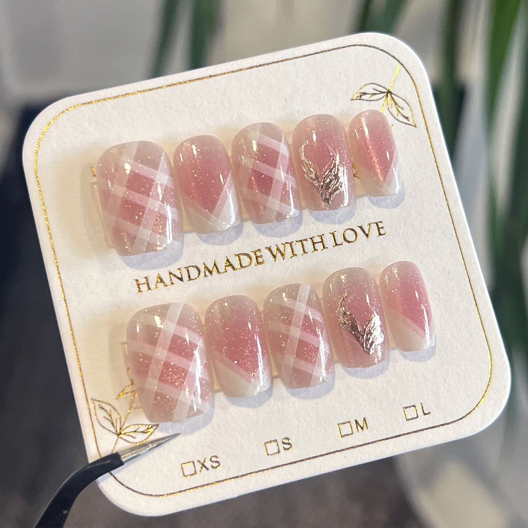 Nail art set with glamorous glitter and diagonal design Bowlift
