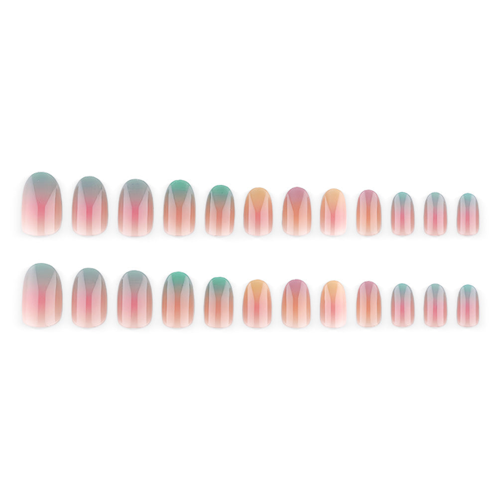 Artificial nail tips with gradient Bowlift