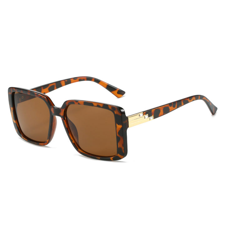 Women's fashionable square sunglasses with trendy details Bowlift