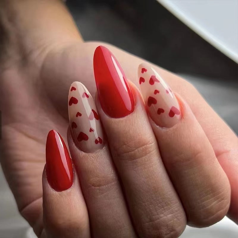 Artificial nails with heart design Bowlift