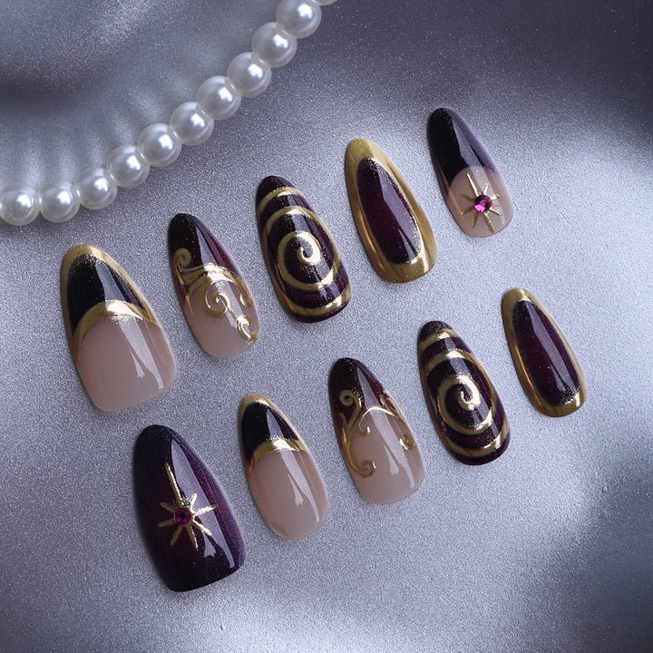 Elegant Artificial Nails with Luxurious Gold Design Bowlift