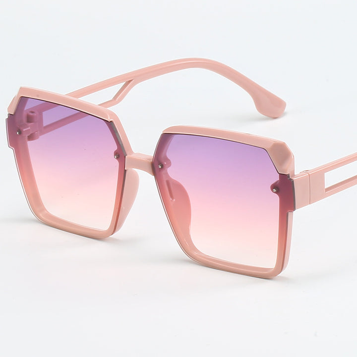 Ladies fashionable square sunglasses with filigree design Bowlift