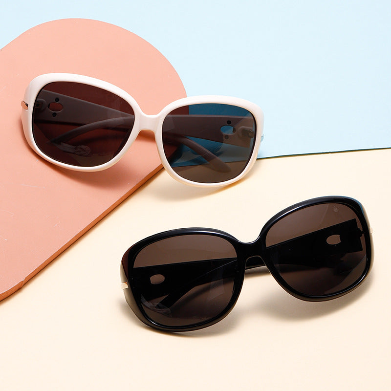 Women Elegant Oversized Sunglasses with Fashionable Pattern Bowlift