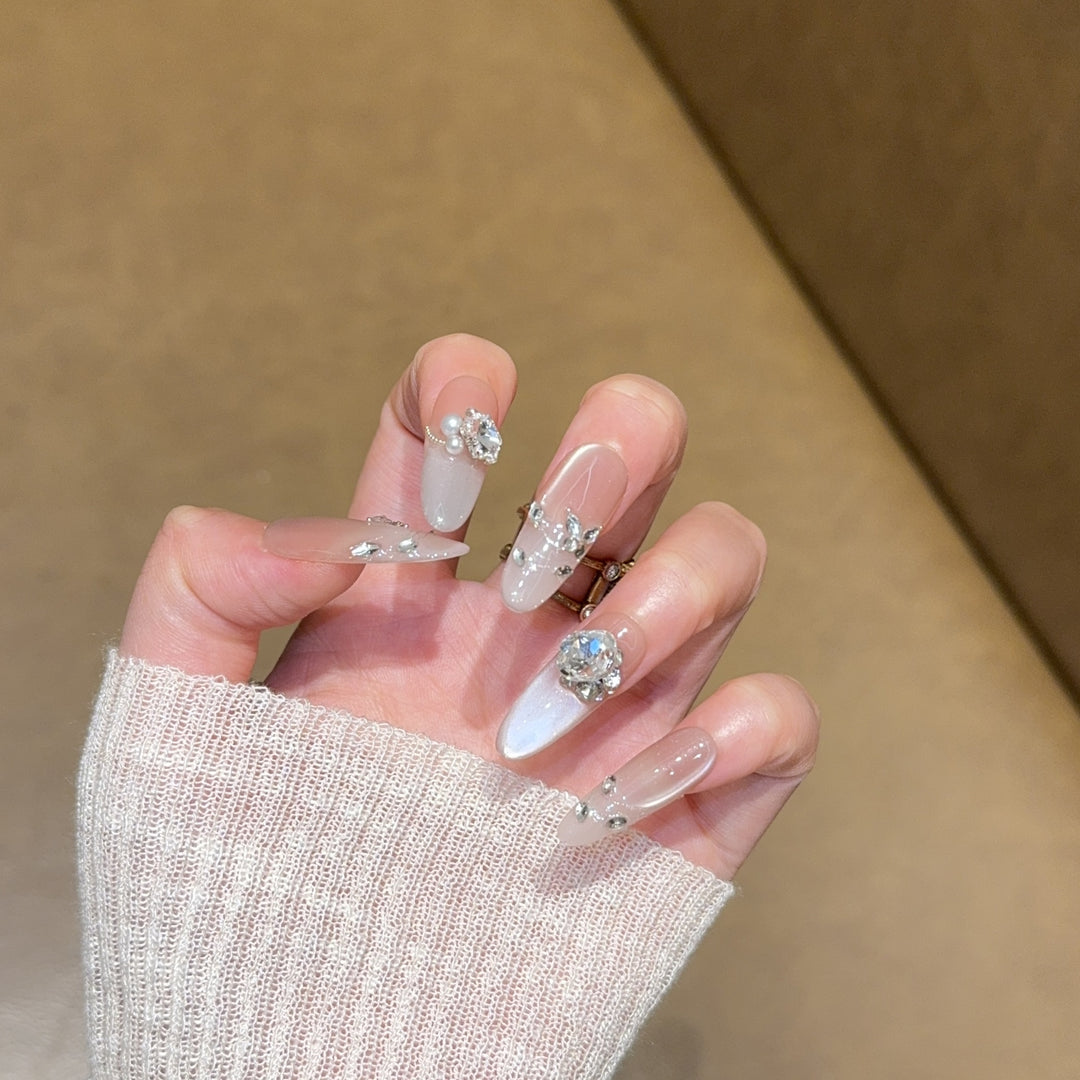 Glamorous Decorative Artificial Nails Bowlift
