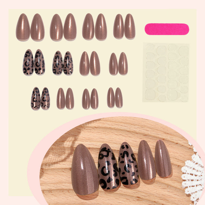 Creative nail art set with modern leopard accents Bowlift