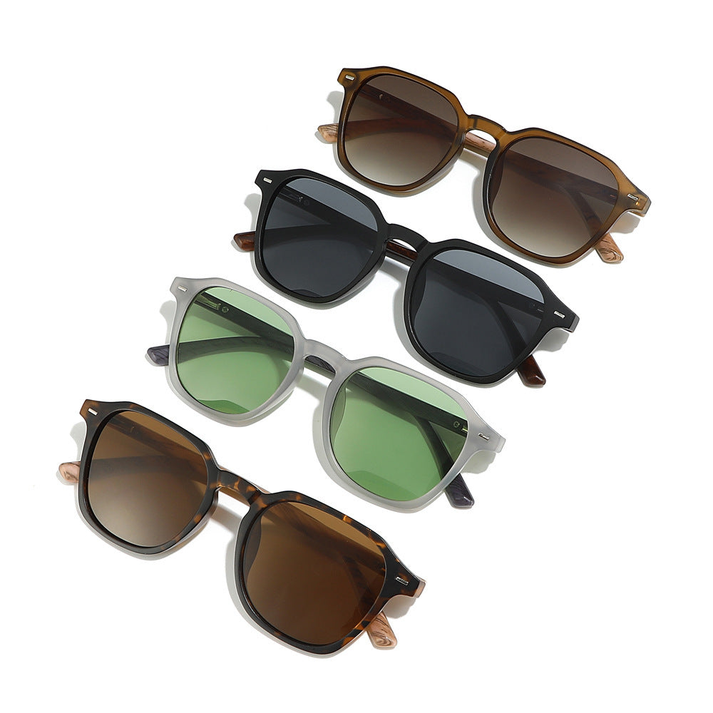 Stylish Retro-Inspired Sunglasses Bowlift