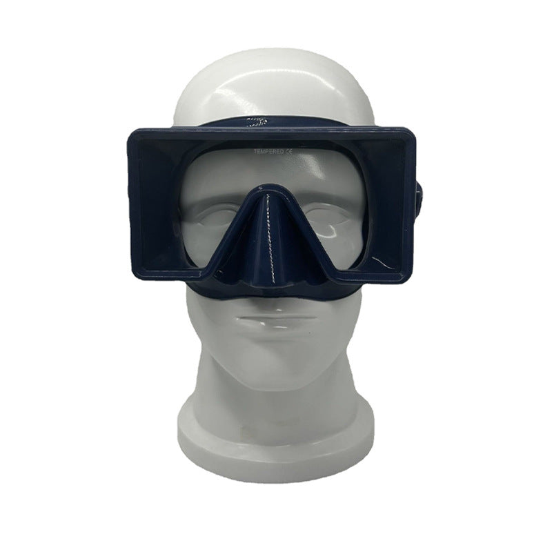 Diving mask with maximum field of view and comfortable silicone rim Bowlift