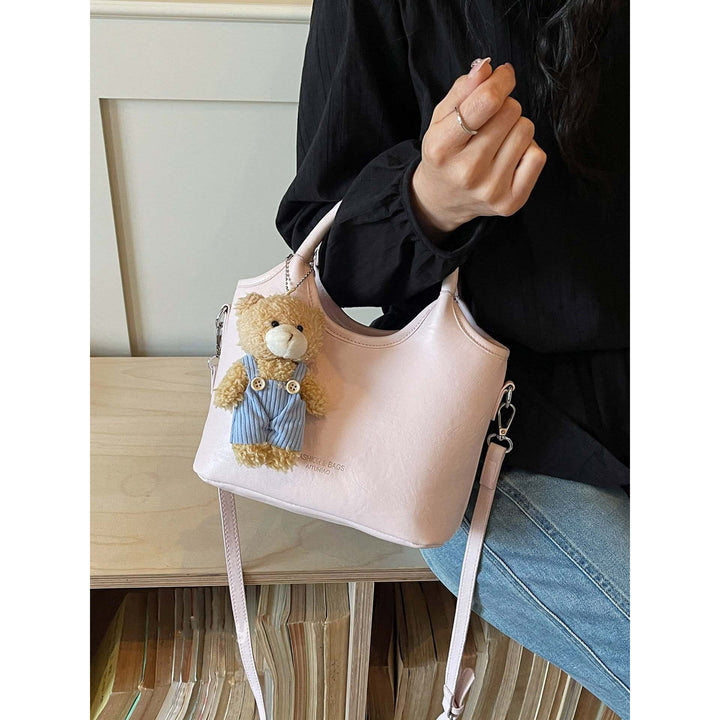 Sophisticated Designer Handbag Bowlift