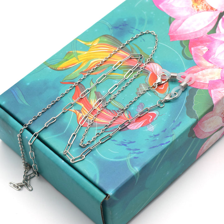 Fashion-Forward Metal Eyewear Chain Bowlift