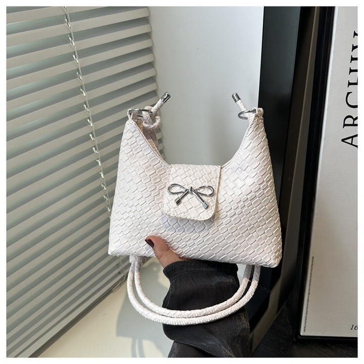 Chic Woven Handbag Bowlift