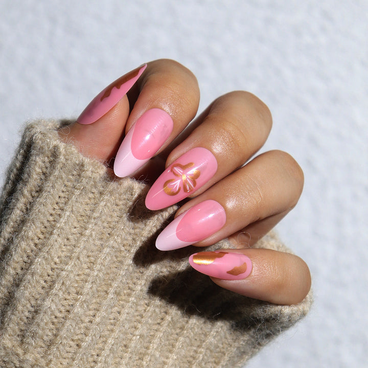 Elegant Floral Accent Stiletto Press-On Nails Bowlift