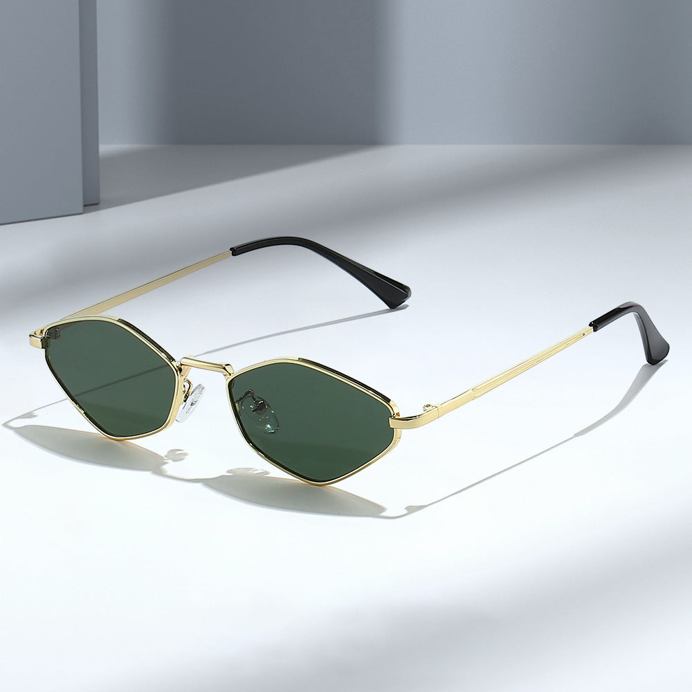 Women’s Fashion Sunglasses in Futuristic Design Bowlift