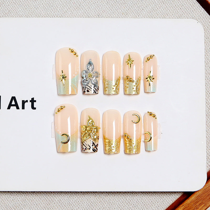 Artificial nail set with floral 3D applications and elegant decorations Bowlift