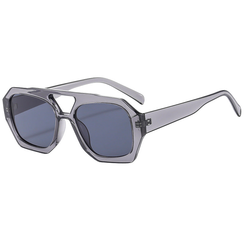 Women's fashionable sunglasses in contemporary design Bowlift