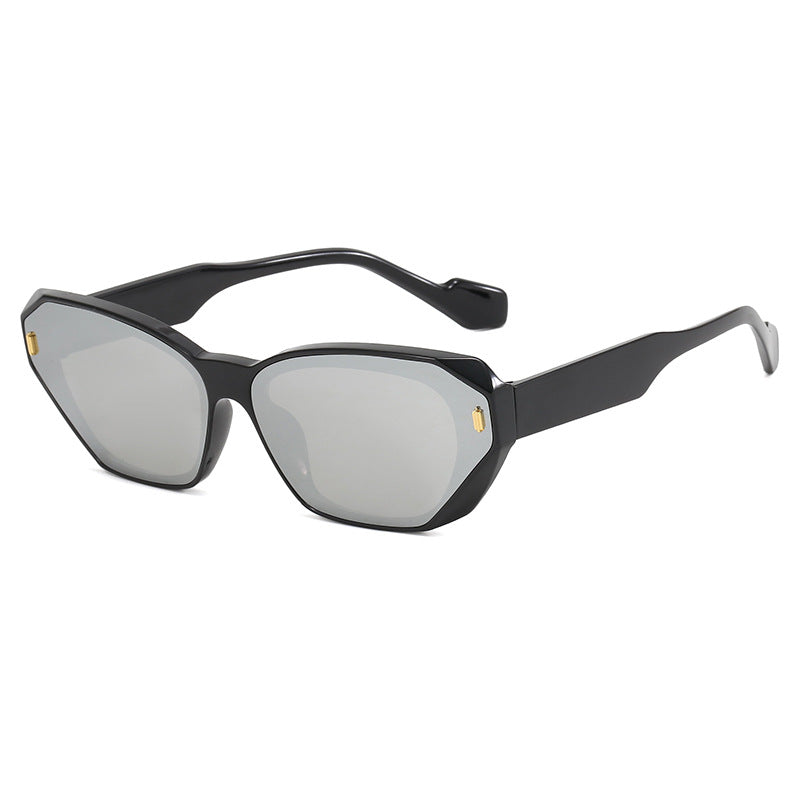 Women’s geometric designer sunglasses with distinctive frame Bowlift