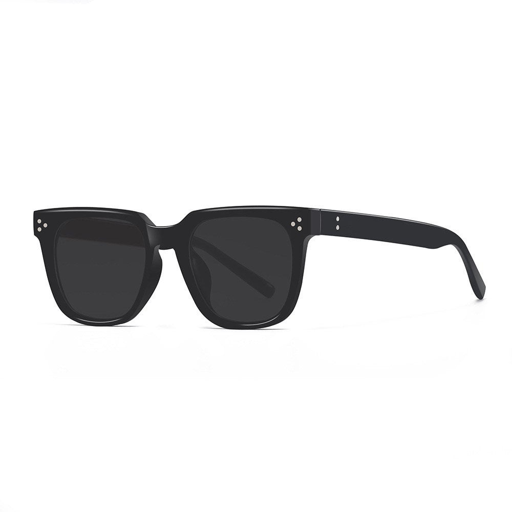 Ladies fashionable sunglasses with sturdy frame and UV protection Bowlift