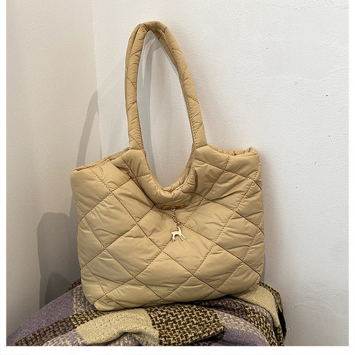 Stylish quilted tote bag Bowlift