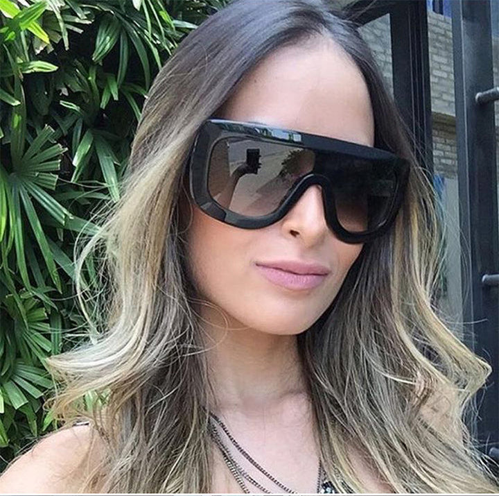 Women's sporty oversized sunglasses with futuristic design Bowlift
