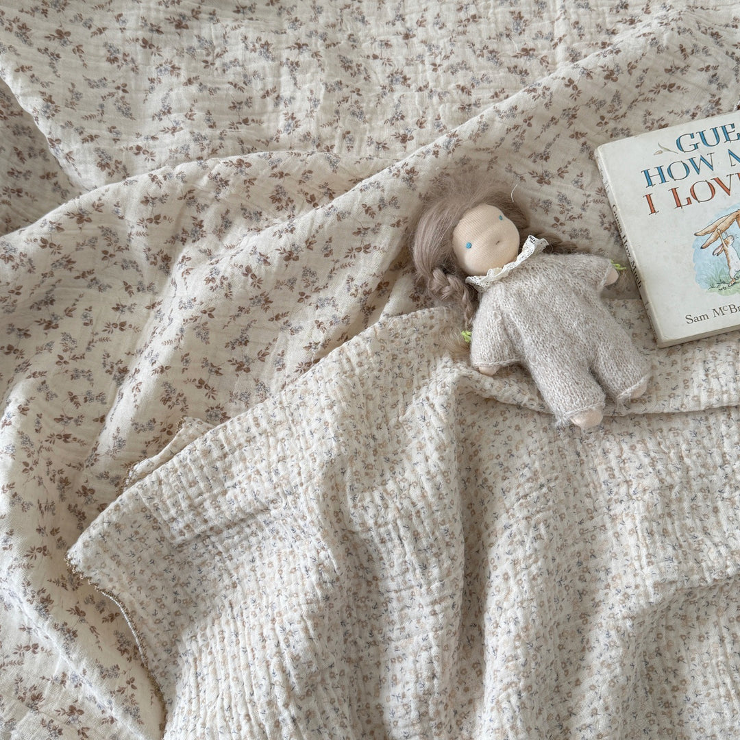 Unisex Cozy Muslin Blanket with Delicate Flower Pattern Bowlift