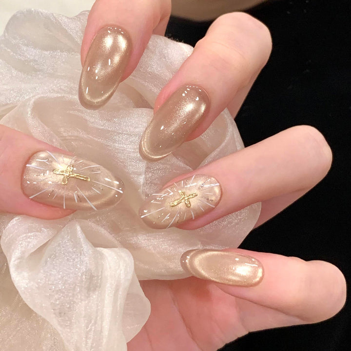 High-gloss artificial nails with filigree accents Bowlift