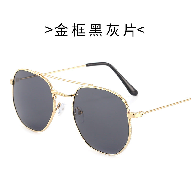 Ladies sunglasses with oval frame and protective gradient lens Bowlift