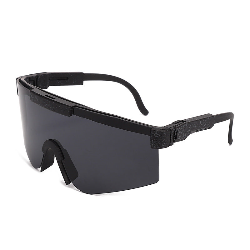 Women's Sporty Statement Sunglasses in Modern Design Bowlift