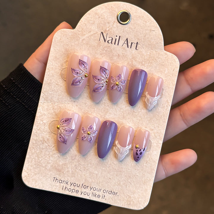 Floral-Themed Press-On Nail Art Set Bowlift