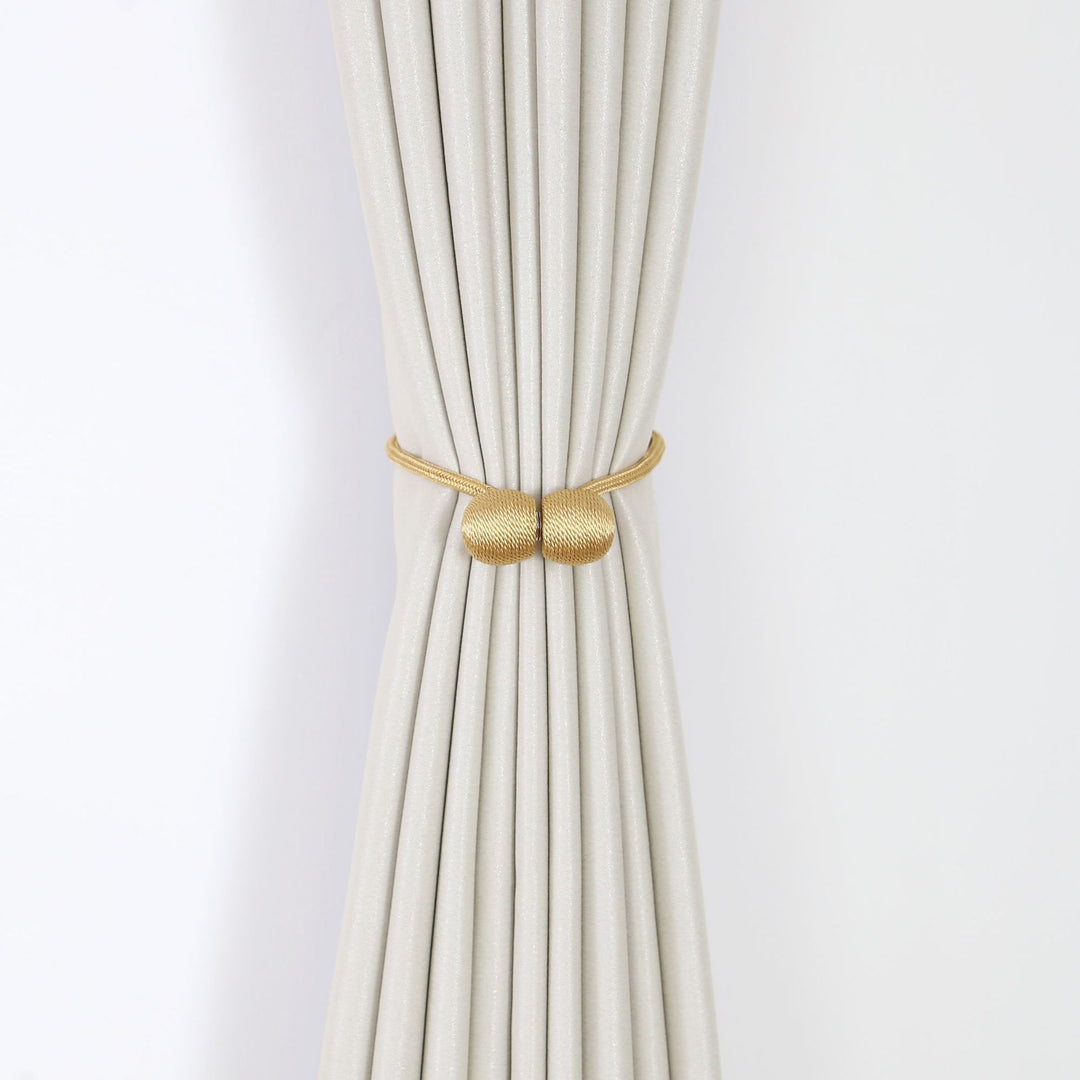 Decorative curtain tieback Bowlift