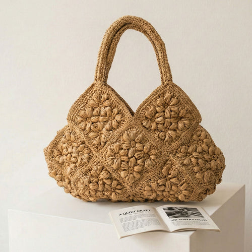 Handmade macrame shoulder bag with playful flower pattern Bowlift