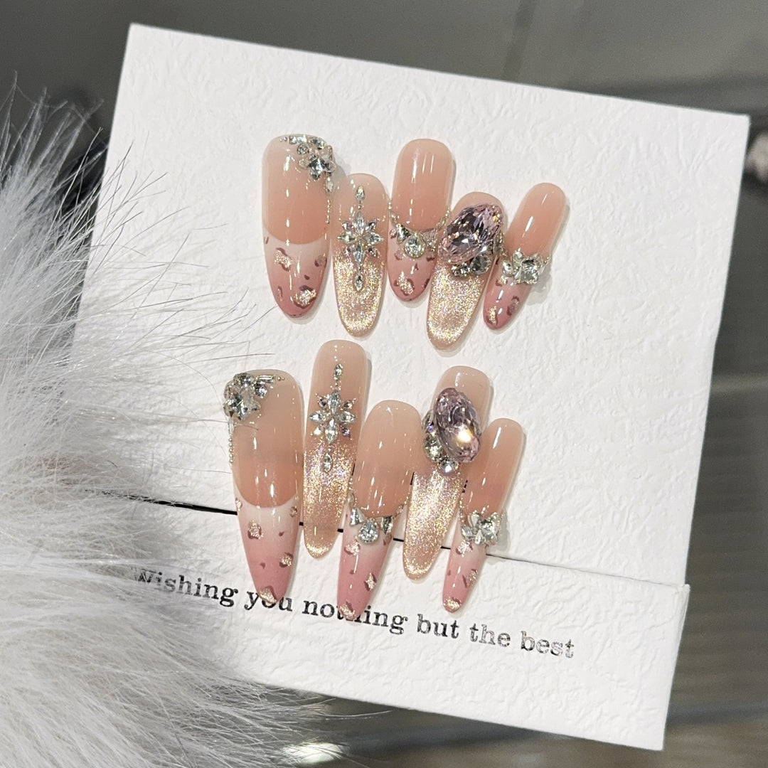 Glamorous Art Nails Bowlift