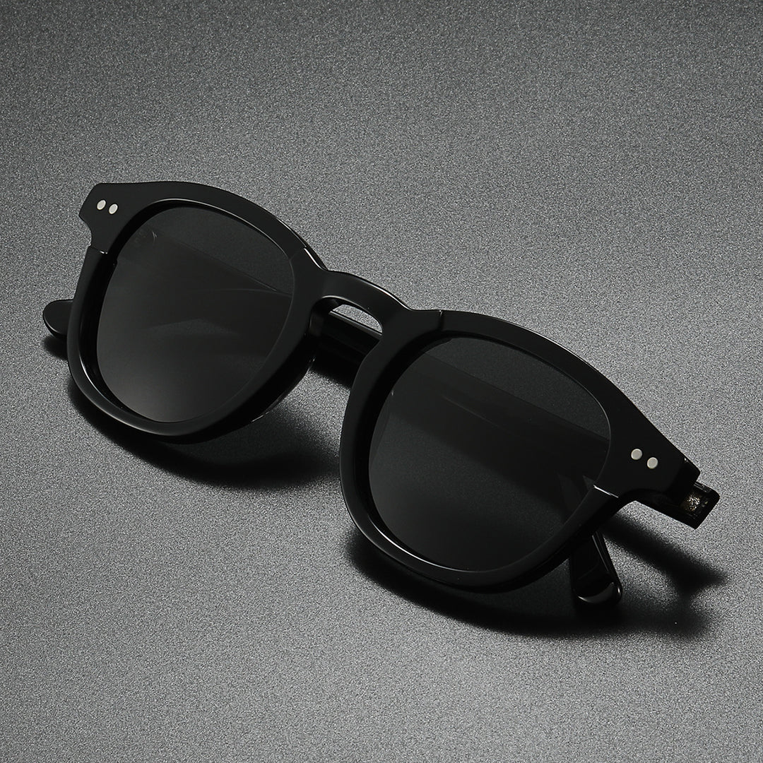 Women’s fashionable sunglasses in contemporary tortoiseshell design Bowlift