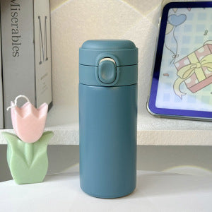 Ladies insulated drinking bottle with secure flip lid Bowlift