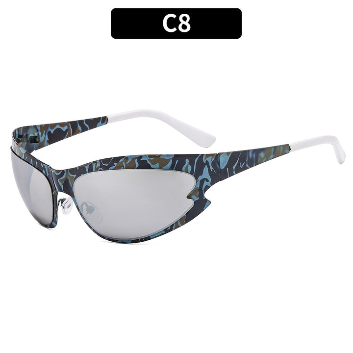 Vibrant Cat-Eye Sunglasses Fashionable Style