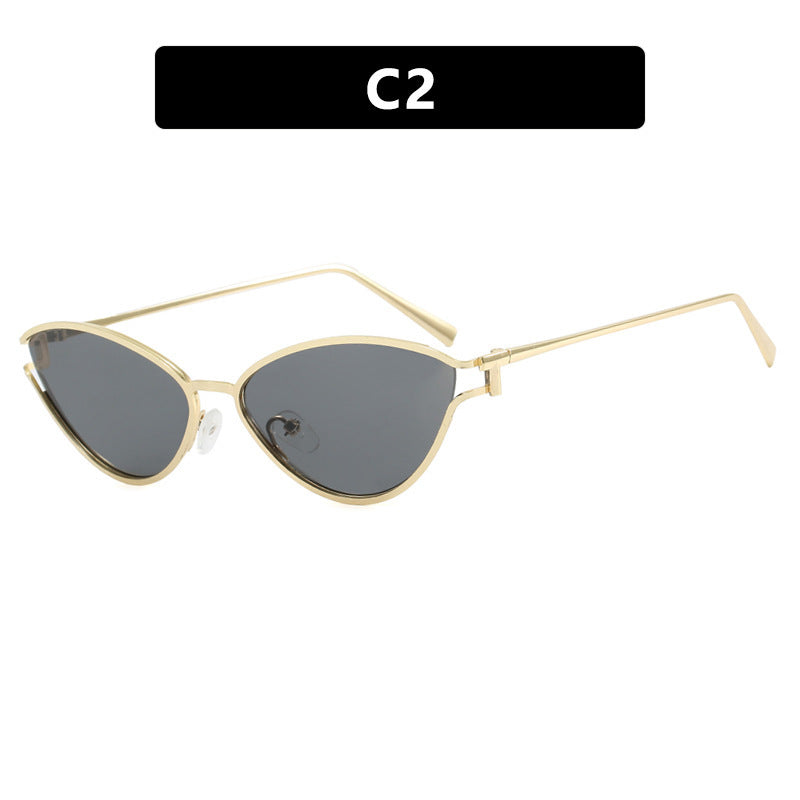 Ladies Cat-Eye Sunglasses in Elegant Gold Frame Bowlift