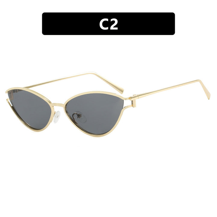 Ladies Cat-Eye Sunglasses in Elegant Gold Frame Bowlift