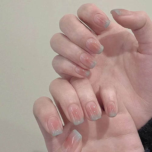 Stylish nail art with gradient Bowlift